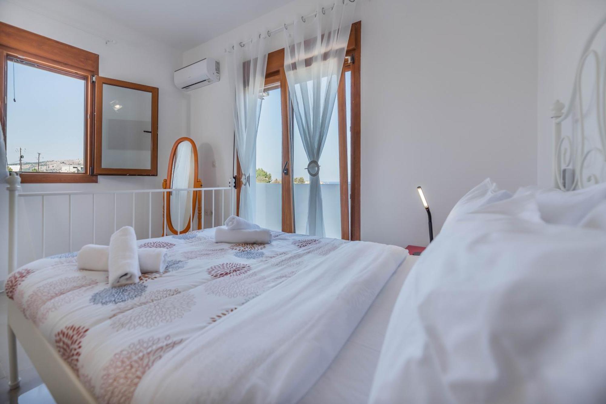 Ciel Blue Villas * Kiotari
